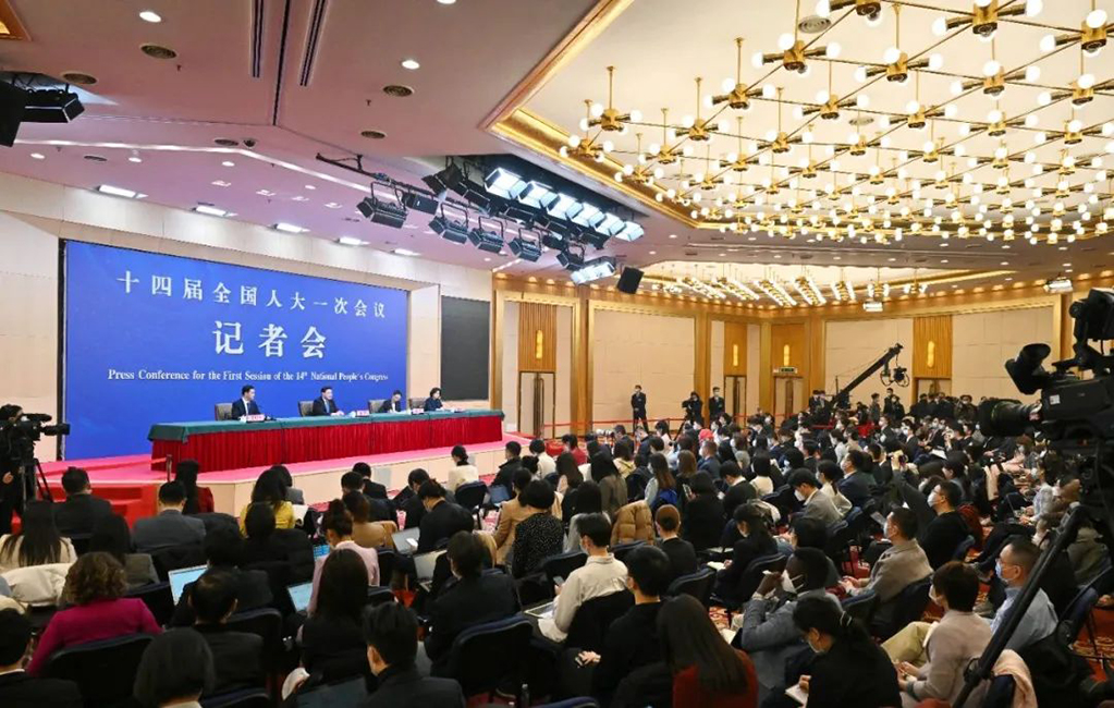 外媒看两会：中国外交部部长秦刚谈中国外交政策和对外关系热点问题