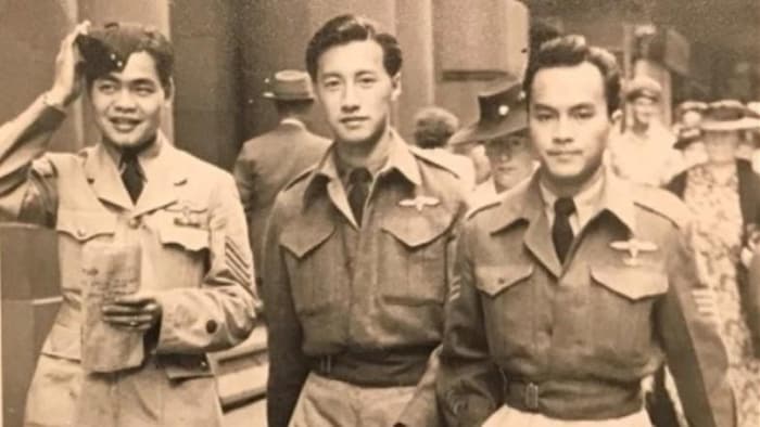 1945年，三位参与163部队远东行动的加拿大华裔士兵，从左至右Loucy King， James Wong, 和Norman Lowe。