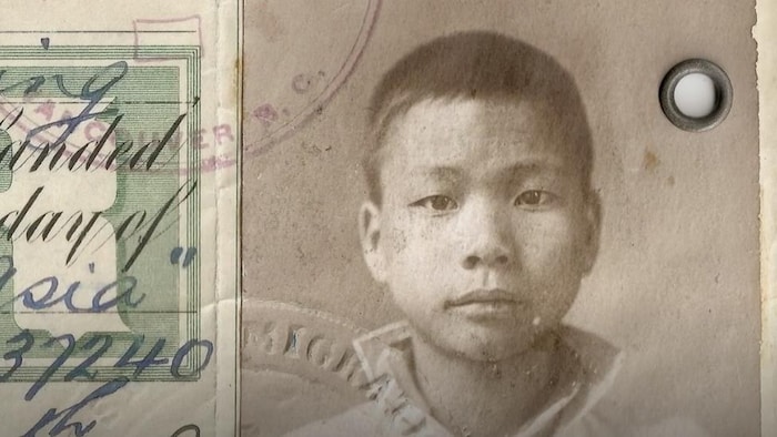 李桂换的父亲Gin Lee人头税证明上的照片。
