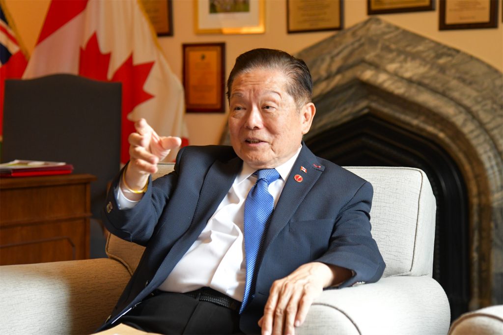 中流砥柱华人之光——访加拿大联邦参议员胡子修